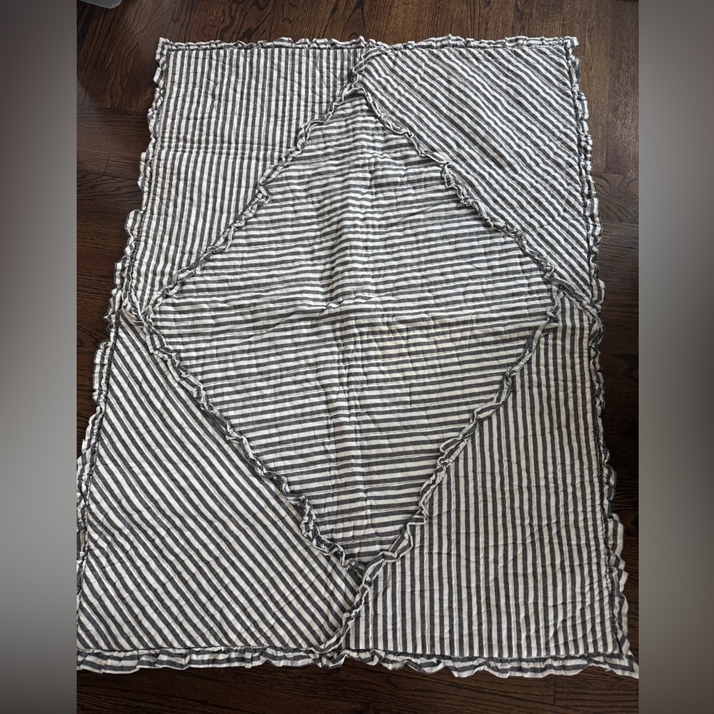 Emily &Meritt by PB toddler crib blanket